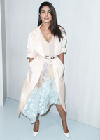 Priyanka Chopra Sweatshirt #2849243