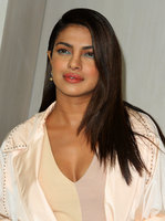 Priyanka Chopra Sweatshirt #2849247