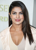 Priyanka Chopra Sweatshirt #2849290
