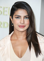 Priyanka Chopra Sweatshirt #2849294