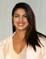 Priyanka Chopra Sweatshirt #2849331