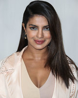 Priyanka Chopra Sweatshirt #2849342