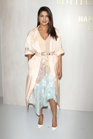 Priyanka Chopra Sweatshirt #2849345