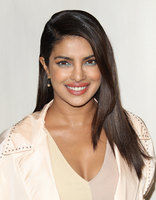 Priyanka Chopra Sweatshirt #2849357