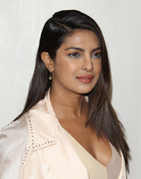 Priyanka Chopra Sweatshirt #2849359