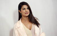 Priyanka Chopra Sweatshirt #2849364