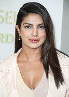 Priyanka Chopra Sweatshirt #2849368