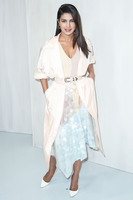Priyanka Chopra Sweatshirt #2849421