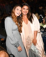 Priyanka Chopra Sweatshirt #2849424