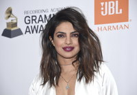 Priyanka Chopra Sweatshirt #2995598