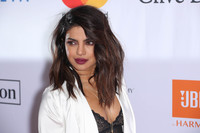 Priyanka Chopra Sweatshirt #2995601