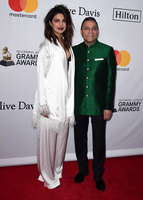 Priyanka Chopra Sweatshirt #2995608