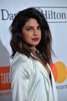 Priyanka Chopra Sweatshirt #2995610