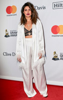 Priyanka Chopra Sweatshirt #2995613