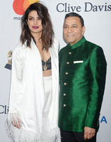 Priyanka Chopra Sweatshirt #2995614