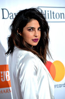 Priyanka Chopra Sweatshirt #2995615