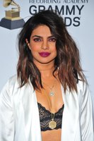 Priyanka Chopra Sweatshirt #2995622