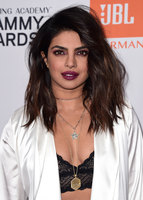 Priyanka Chopra Sweatshirt #2995625