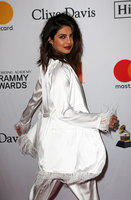 Priyanka Chopra Sweatshirt #2995626