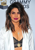 Priyanka Chopra Sweatshirt #2995628