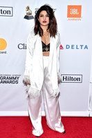 Priyanka Chopra Sweatshirt #2995630