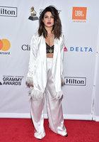 Priyanka Chopra Sweatshirt #2995632