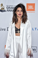 Priyanka Chopra Sweatshirt #2995638