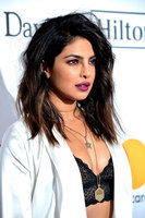 Priyanka Chopra Sweatshirt #2995640