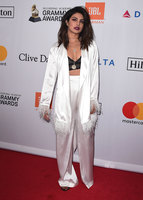 Priyanka Chopra Sweatshirt #2995642