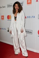 Priyanka Chopra Sweatshirt #2995649