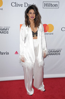 Priyanka Chopra Sweatshirt #2995657