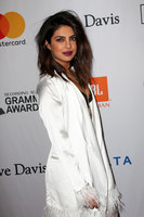 Priyanka Chopra Sweatshirt #2995662