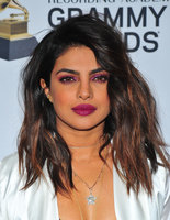Priyanka Chopra Sweatshirt #2995666