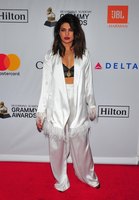 Priyanka Chopra Sweatshirt #2995669