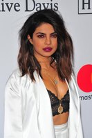 Priyanka Chopra Sweatshirt #2995678