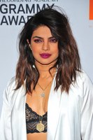 Priyanka Chopra Sweatshirt #2995680