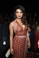 Priyanka Chopra longsleeve t-shirt #3066330