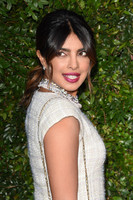Priyanka Chopra Sweatshirt #3266061