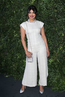Priyanka Chopra Sweatshirt #3266070