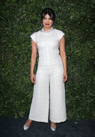 Priyanka Chopra Sweatshirt #3266079