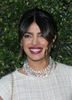 Priyanka Chopra Sweatshirt #3297788