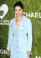 Priyanka Chopra Sweatshirt #3744017