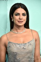 Priyanka Chopra Sweatshirt #3805724