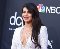 Priyanka Chopra Sweatshirt #3833979