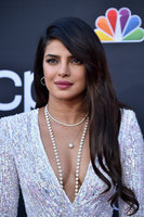 Priyanka Chopra Sweatshirt #3833990