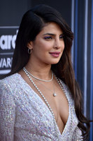 Priyanka Chopra t-shirt #3833992