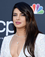 Priyanka Chopra Sweatshirt #3834006