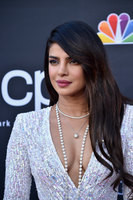 Priyanka Chopra Sweatshirt #3834007
