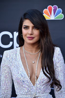 Priyanka Chopra Sweatshirt #3834012