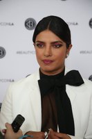 Priyanka Chopra Sweatshirt #3863418